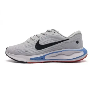 Nike Air Barrage Low Men's Retro Lifestyle Sneaker with Air Cushioning