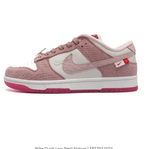 Nike Dunk Low SB Classic Comfort Sneakers