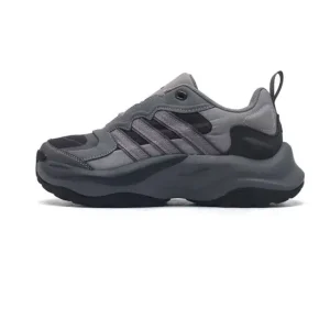Adidas Maxxwavy Men's Lightweight Old School Sneakers with Lightstrike 2