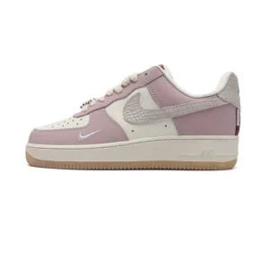 Nike Air Force 1 '07 Low Top Sneaker - White