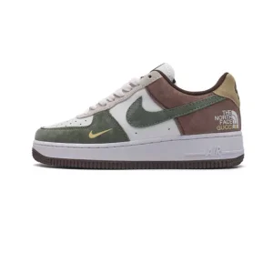 Nike Air Force 1 '07 Low Top Sneakers