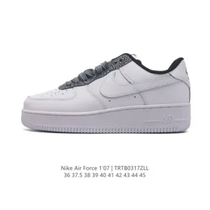 Nike Air Force 1 '07 Low Top Sneakers