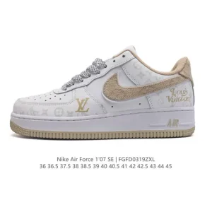 Nike Air Force 1 '07 Low Top Sneakers - White