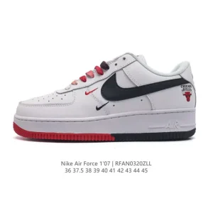 Nike Air Force 1 '07 Low Top Sneakers