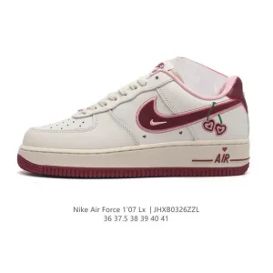 Nike Air Force 1 '07 Classic Low Top Sneakers