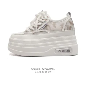 CHANEL 2023 New Arrival Women's Classic White Sneakers