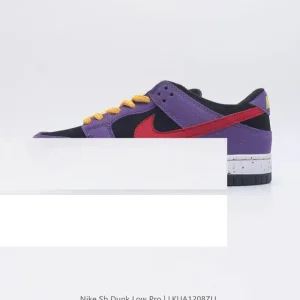 Nike SB Dunk Low Pro Skateboarding Shoes - Classic Retro Style