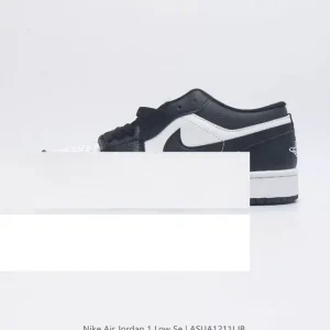 Jordan Air 1 Low Retro Basketball Shoes in Black and White