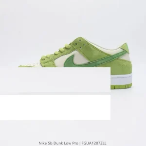 Nike SB Dunk Low Pro Skateboarding Shoes