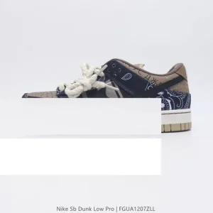 Nike SB Dunk Low Pro Skateboarding Shoes - Classic Retro Style for Men & Women