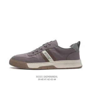 ECCO Men's Lightweight Outdoor Sneakers for Casual Wear