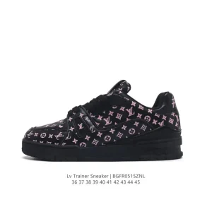 Louis Vuitton Trainer Sneaker Low Basketball Shoe in White Leather