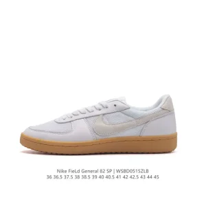 Nike Field General 82 SP Low-Top Vintage Basketball Shoe