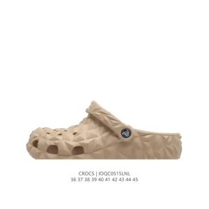 Crocs Unisex Chunky Sandals with Elevated Sole for Beach and Casual Wear