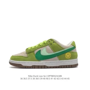 Nike SB Dunk Low Skateboarding Shoes with Zoom Air Cushioning