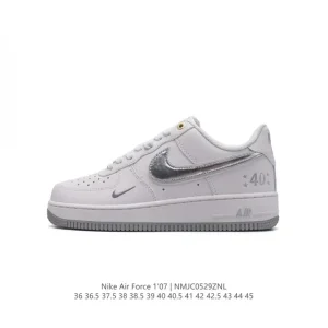 Nike Air Force 1 '07 Low White Leather Sneakers with Air Cushioning