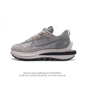 Nike Sacai Vaporwaffle Chukka Sneaker in Suede and Mesh