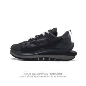 Nike Sacai Vaporwaffle Chukka Sneaker CV1363