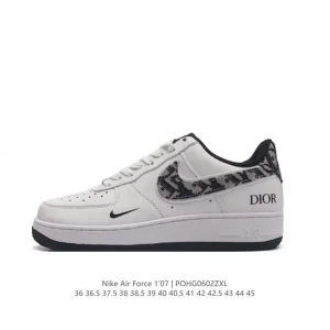 Nike Air Force 1 '07 Low White Leather Sneakers with Air Cushioning