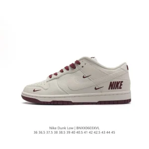 Nike SB Dunk Low Skateboarding Shoes with Zoom Air Cushioning