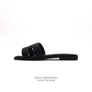 Hermes Footwear Woman Slippers Black White Classic Luxury Resort Home