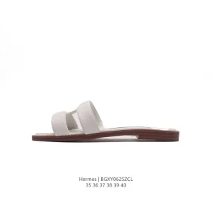 Hermes Footwear Woman Classic Slippers Black White Multi-Color