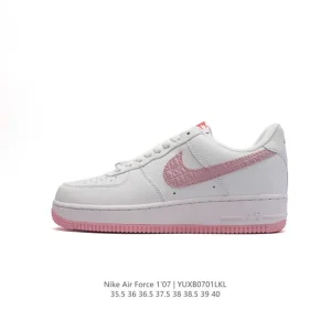 Nike Air Force 1 '07 Low White Leather Sneakers with Air Cushion