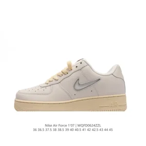 Nike Air Force 1 '07 Low White Leather Casual Sneakers with Air Cushion