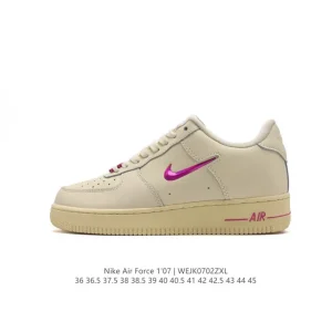Nike Air Force 1 '07 Low Sneakers with Air Cushioning and Thick Sole