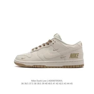 Nike SB Dunk Low Skateboarding Shoes with Zoom Air Cushioning