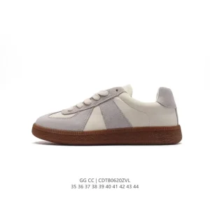 Golden Goose Super-Star Classic Leather Sneakers with Comfortable Sole