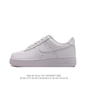 Nike Air Force 1 '07 Low Top Sneakers with Air Cushion and Chip