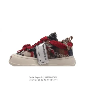 Smilerepublic Chunky Sole Smiling Canvas Shoes with Wool Tassels