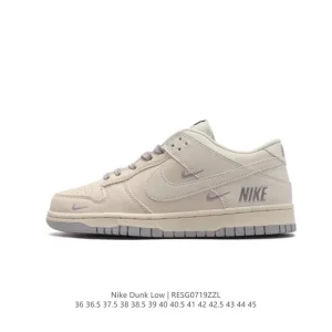 Nike SB Dunk Low Skateboarding Shoes with Zoom Air Cushioning
