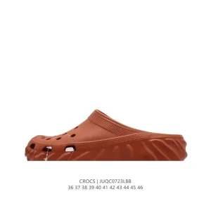 Crocs Unisex Chunky Sole Sandal for Summer Beach and Casual Wear