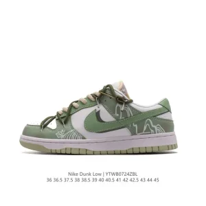 Nike Dunk Low Retro Basketball Shoes with Double Laces and Classic Design