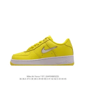 Nike Air Force 1 '07 Low Sneakers with Air Cushioning and Thick Sole