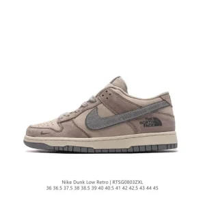 Nike Dunk Low Retro Classic Court Sneakers with Leather Upper and Cushioned Sole