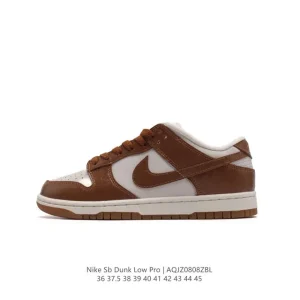 Nike SB Dunk Low Zoom Air Skateboarding Shoes with Padded Tongue