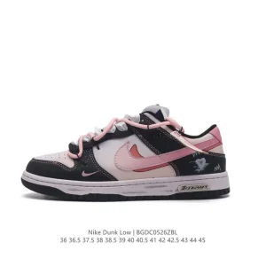 Nike Dunk Low SB Skate Shoes with Zoom Air Cushioning and Deconstructed Design