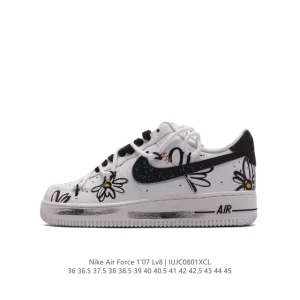 Nike Air Force 1 '07 Low Top Sneakers with Leather Upper and Air Cushioning