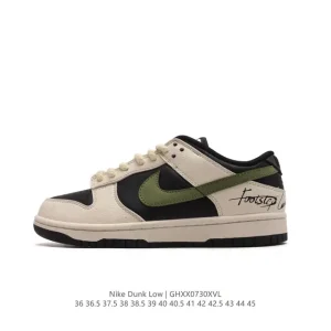Nike SB Dunk Low Skateboarding Shoes with Zoom Air Cushioning