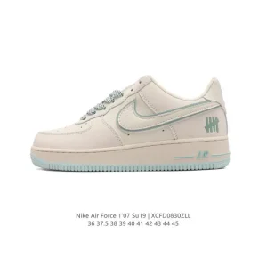 Nike Air Force 1 '07 Low White Leather Sneakers with Air Cushion