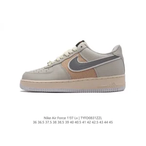 Nike Air Force 1 '07 Low White Leather Casual Sneakers with Air Cushioning