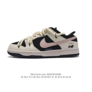 Nike SB Dunk Low Zoom Air Skateboarding Shoes with Double Laces