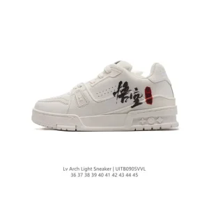 Louis Vuitton Trainer Low Fashion Sneaker with Thick Sole and 3D Logo