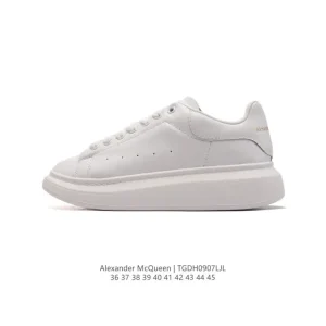 Alexander McQueen Oversized Sneaker Smooth Leather Thick Sole Glow Tail