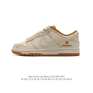 Nike SB Dunk Low Skateboarding Shoes with Zoom Air Cushioning