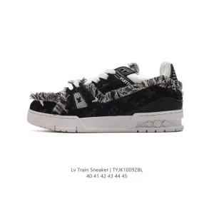 Louis Vuitton Trainer Sneaker Low Premium Leather and Canvas Shoes