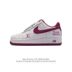 Nike Air Force 1 '07 Low White Leather Sneakers with Air Cushioning